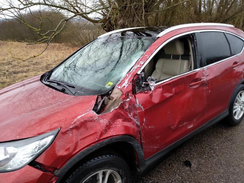 Wypadek pod Tychowem! Zderzyły się dwa auta - dachowało BMW.